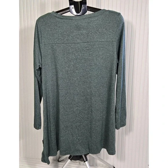 iGenjun Knit Asymmetrical Top Size XL Green Button Accent on Side‎ - Picture 3 of 8